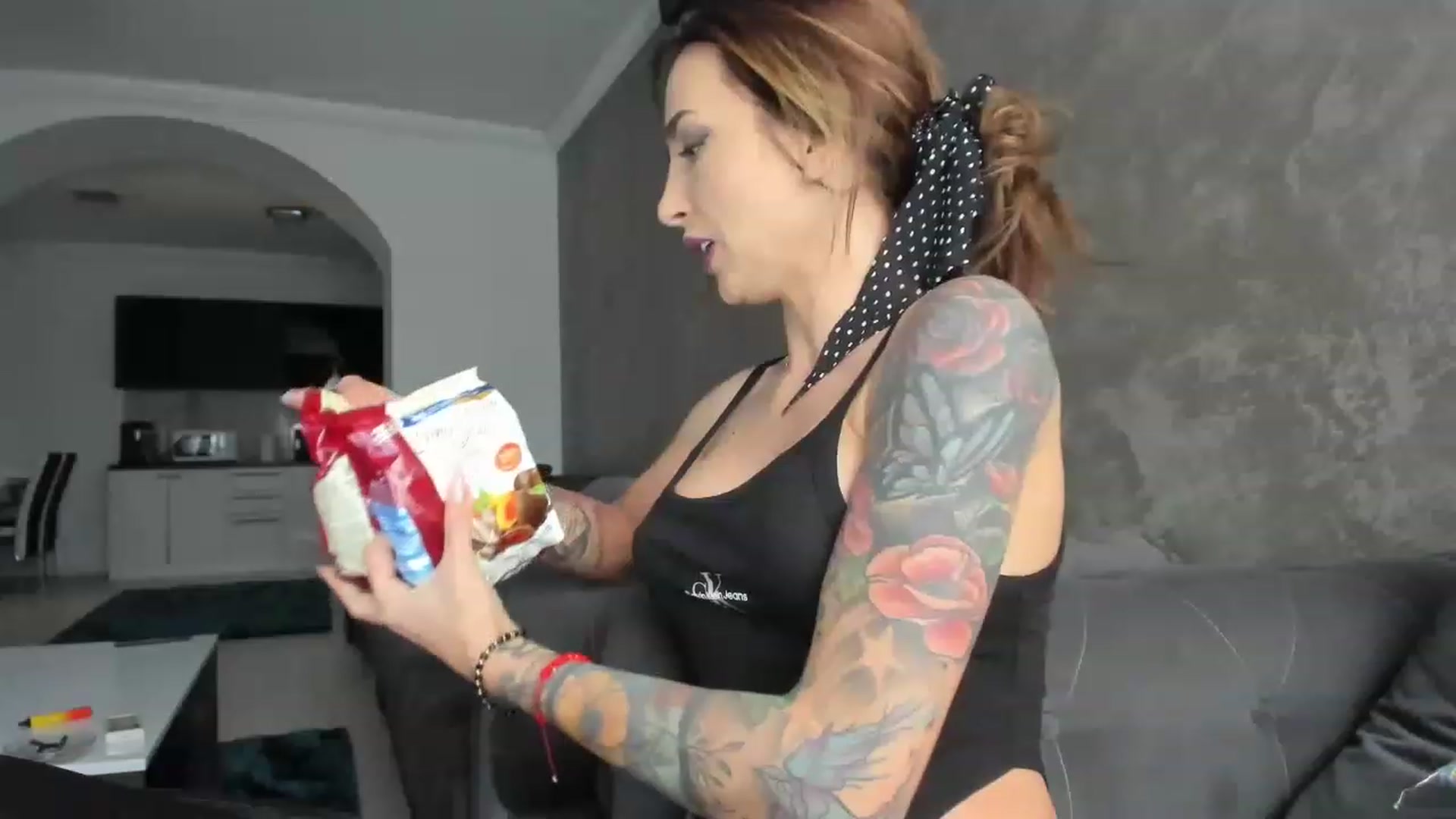 Gallery image thumbnail from BellAhhh's myfreecams stream on, 12/02/2022, 07:32 image 17 of 20