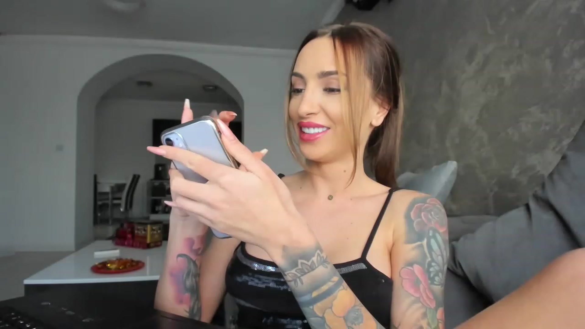 Gallery image thumbnail from BellAhhh's myfreecams stream on, 12/16/2022, 08:00 image 19 of 20