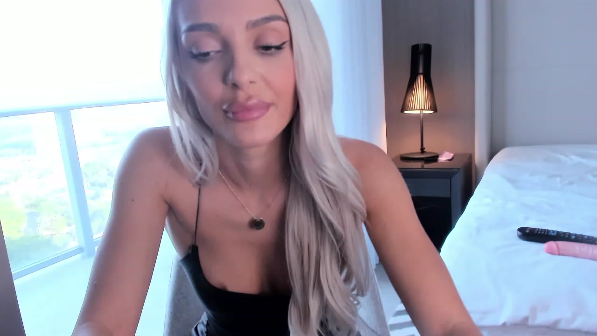 Gallery image thumbnail from Bell_kim's myfreecams stream on, 10/12/2023, 12:56 image 10 of 20