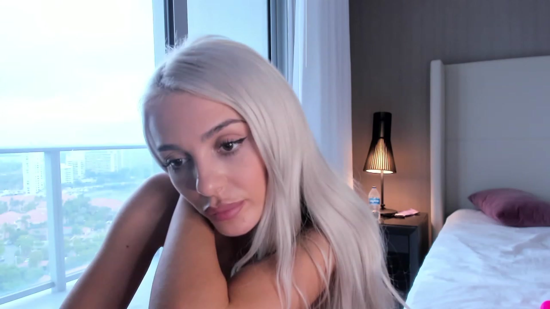 Gallery image thumbnail from Bell_kim's myfreecams stream on, 10/14/2023, 13:30 image 20 of 20