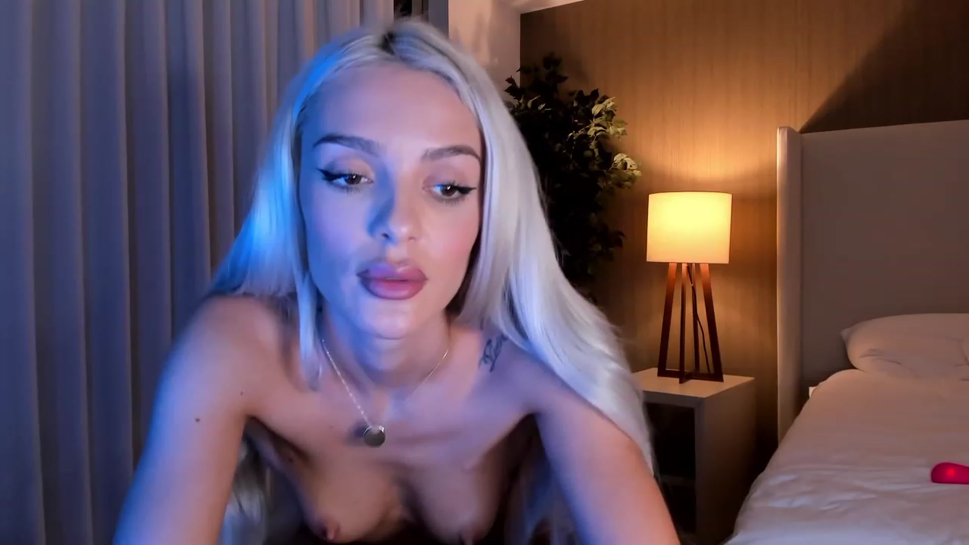 Gallery image thumbnail from Bell_kim's myfreecams stream on, 10/16/2023, 09:52 image 17 of 20