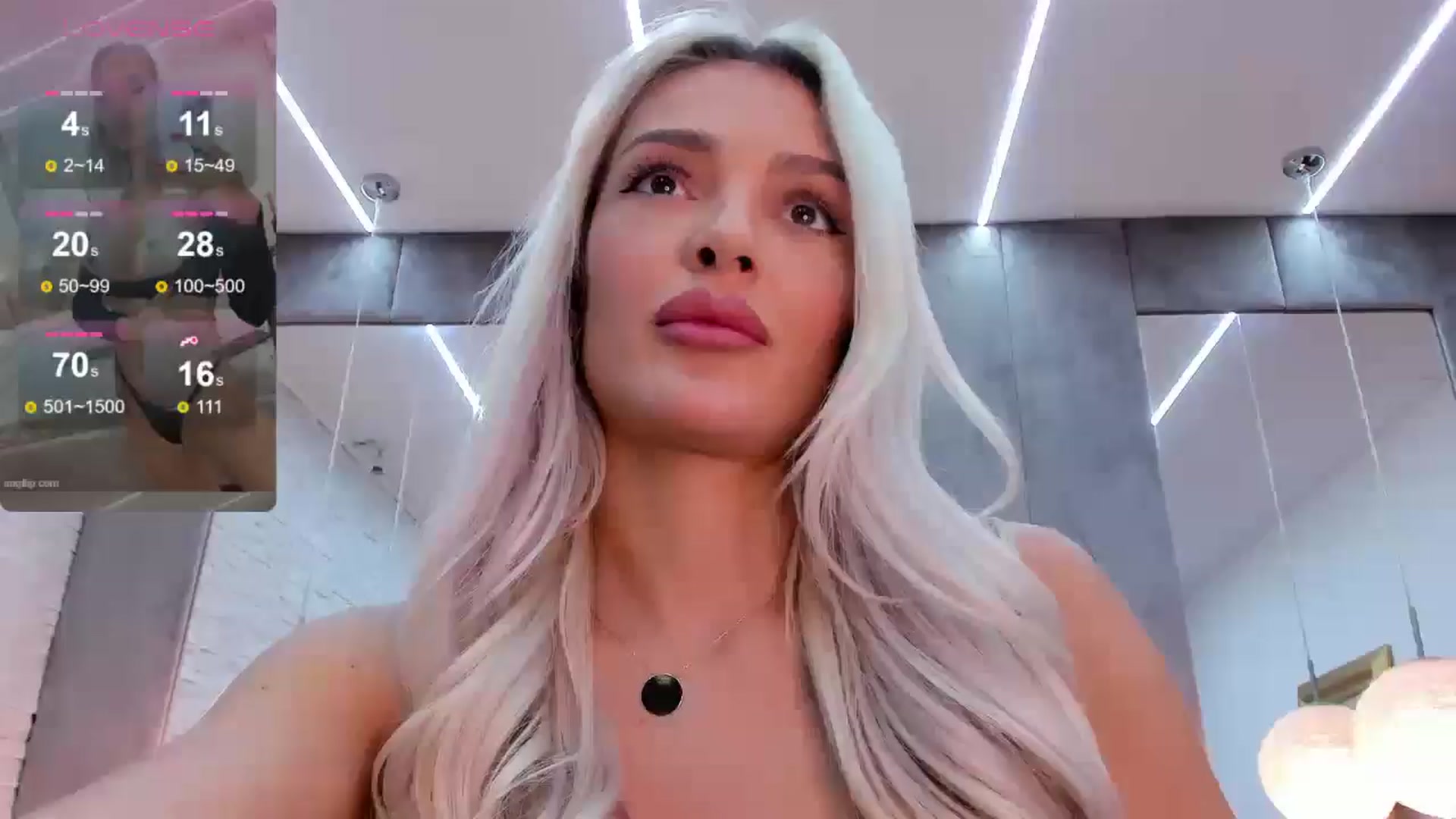Gallery image thumbnail from Bell_kim's myfreecams stream on, 06/18/2024, 10:31 image 3 of 20