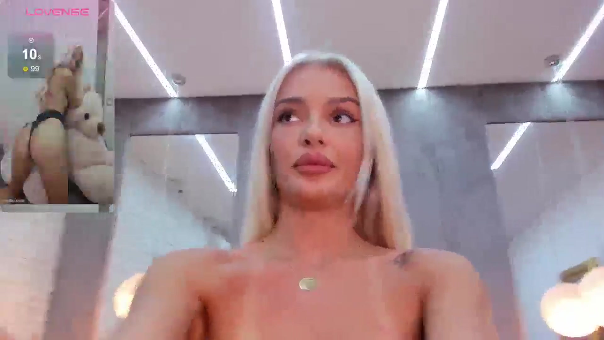 Gallery image thumbnail from Bell_kim's myfreecams stream on, 06/23/2024, 10:59 image 15 of 20