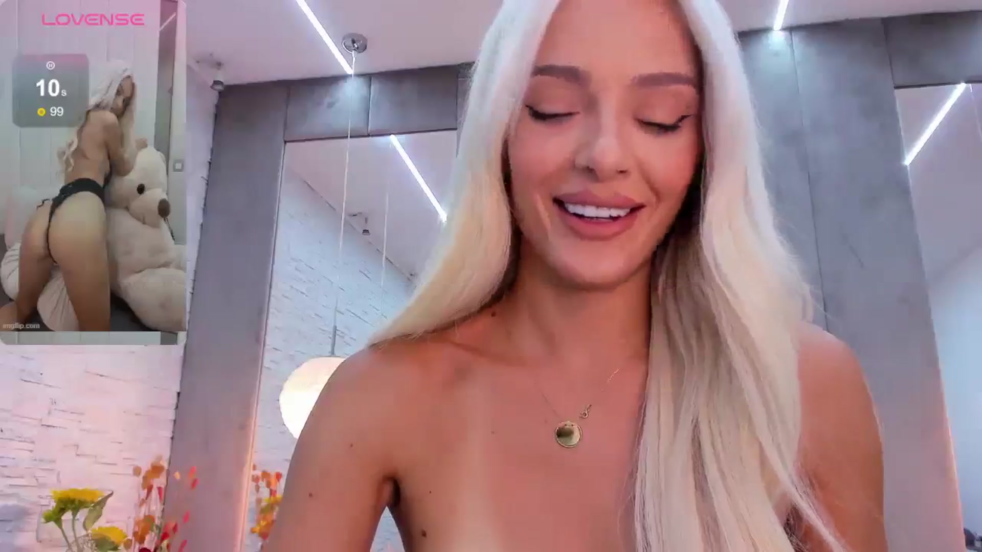 Gallery image thumbnail from Bell_kim's myfreecams stream on, 06/24/2024, 10:28 image 11 of 20