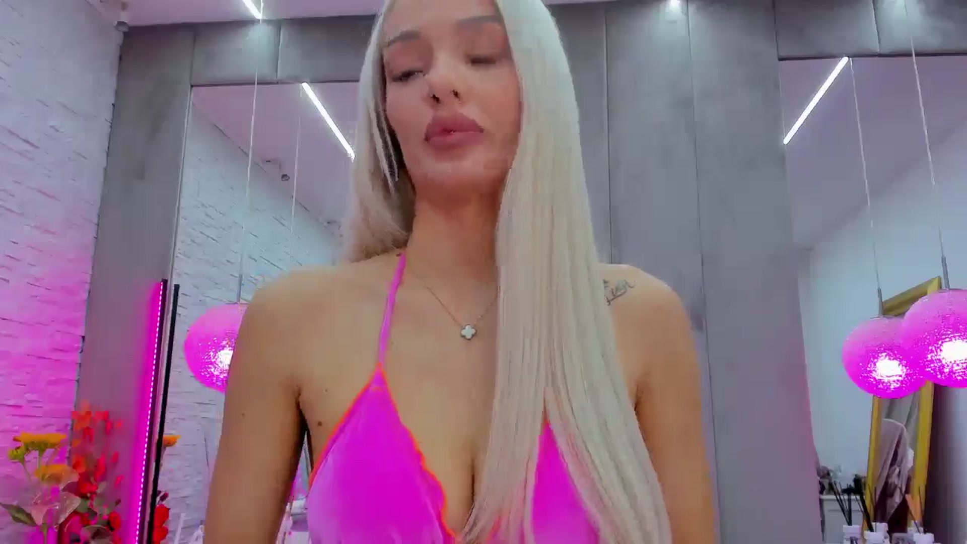 Gallery image thumbnail from Bell_kim's myfreecams stream on, 11/15/2024, 09:34 image 6 of 20