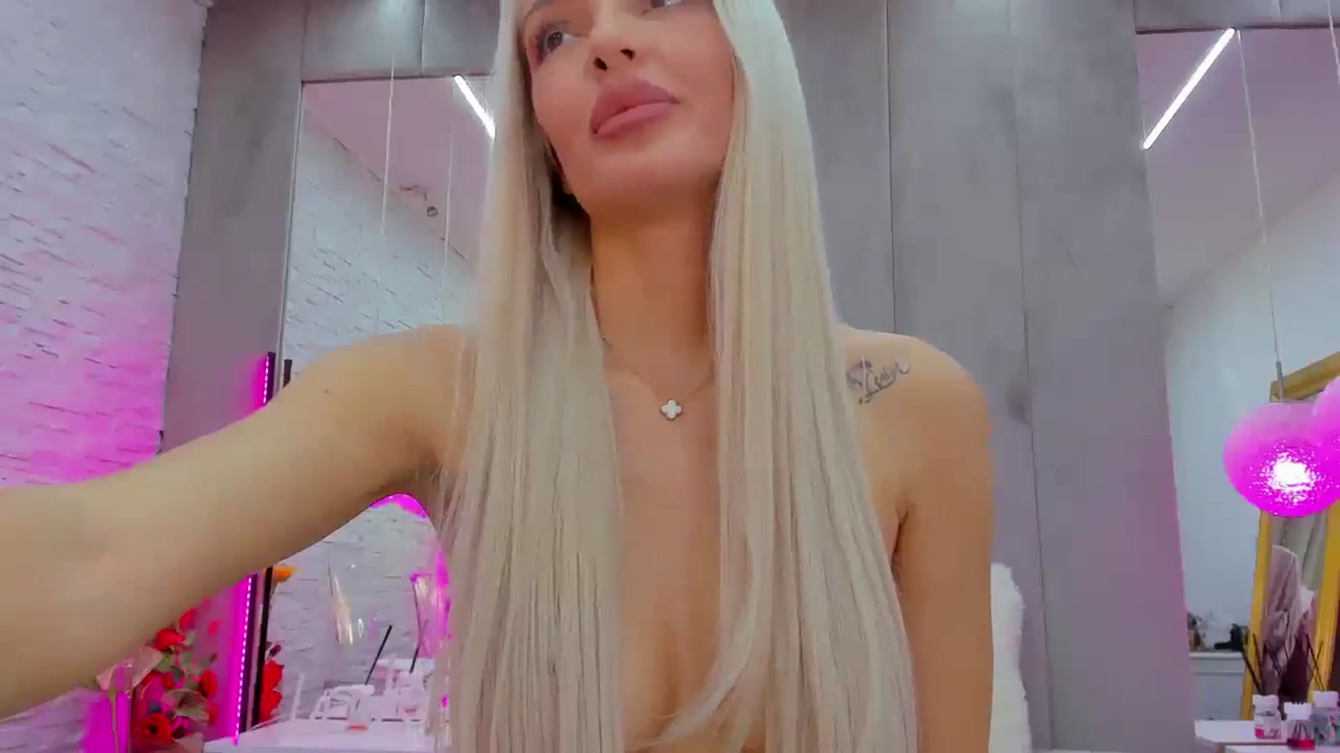 Gallery image thumbnail from Bell_kim's myfreecams stream on, 11/17/2024, 09:14 image 14 of 20