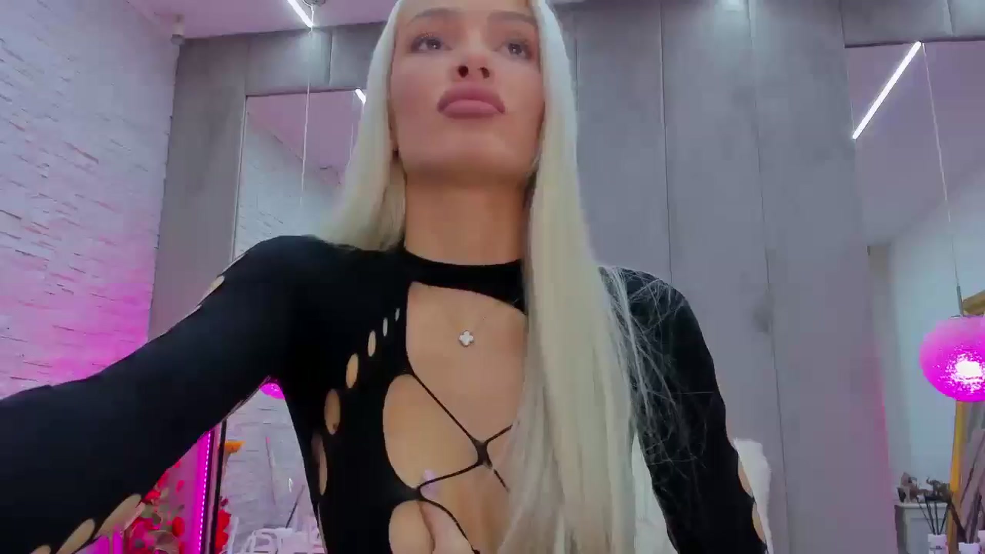 Gallery image thumbnail from Bell_kim's myfreecams stream on, 11/26/2024, 09:56 image 1 of 20