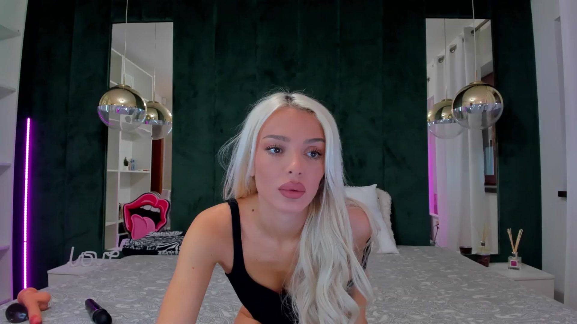 Gallery image thumbnail from Bell_kim's myfreecams stream on, 12/04/2024, 07:15 image 3 of 20