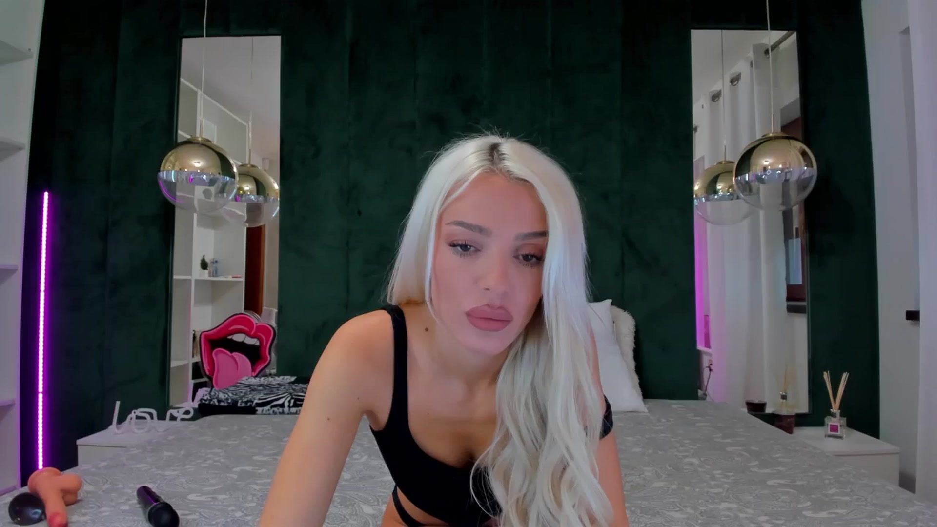 Gallery image thumbnail from Bell_kim's myfreecams stream on, 12/04/2024, 07:15 image 4 of 20