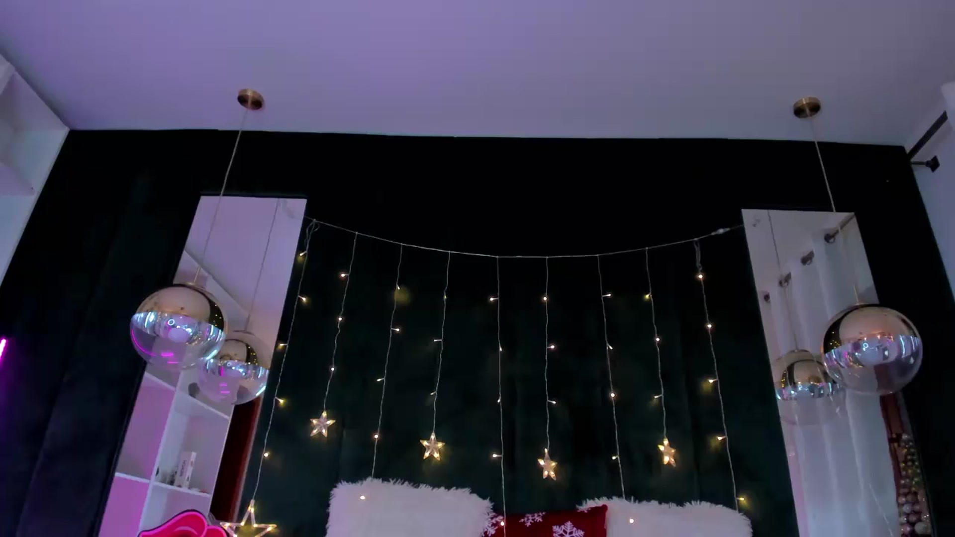Gallery image thumbnail from Bell_kim's myfreecams stream on, 01/12/2025, 08:53 image 12 of 20
