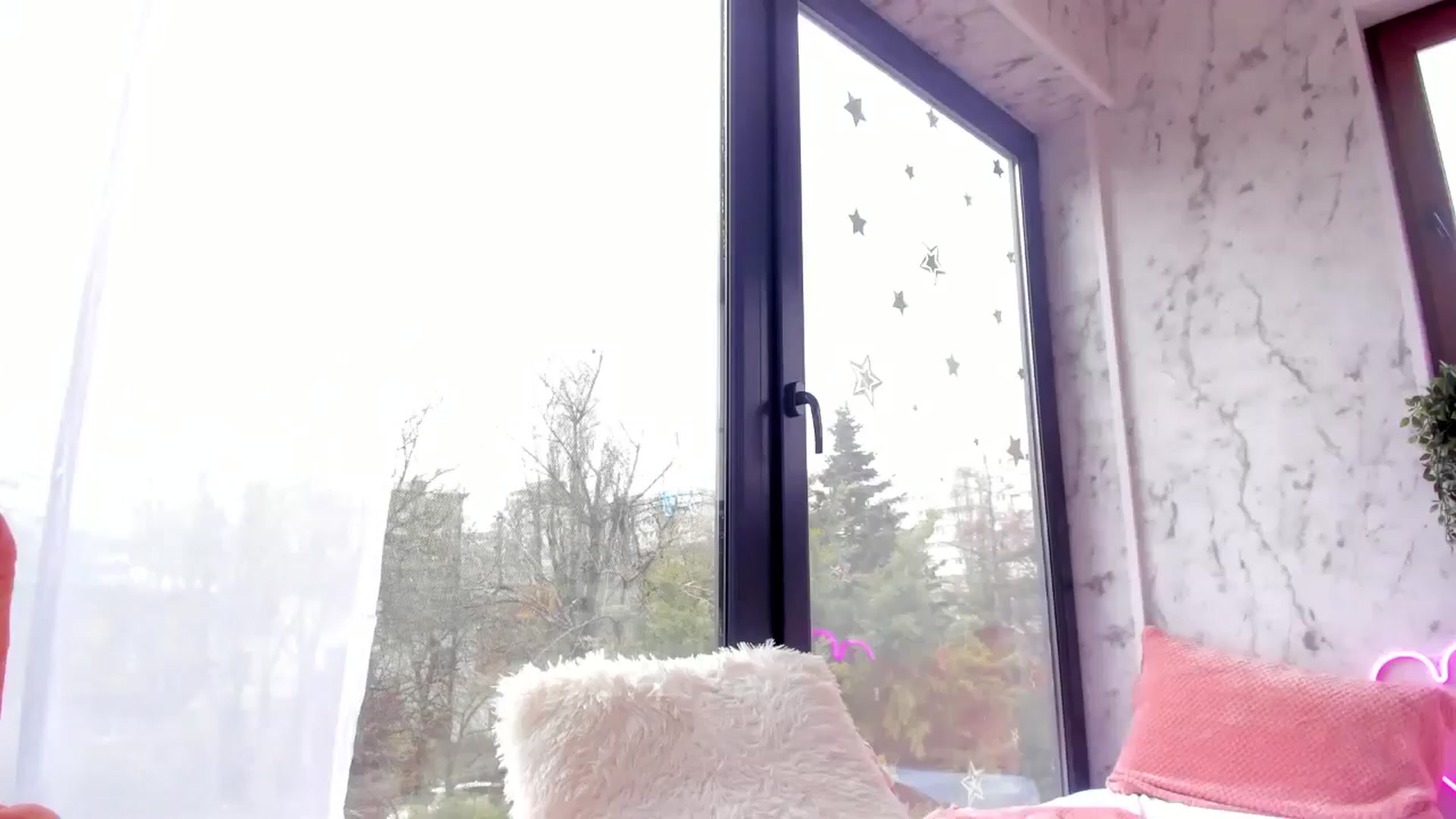 Gallery image thumbnail from Bell_kim's myfreecams stream on, 04/03/2025, 10:38 image 20 of 20