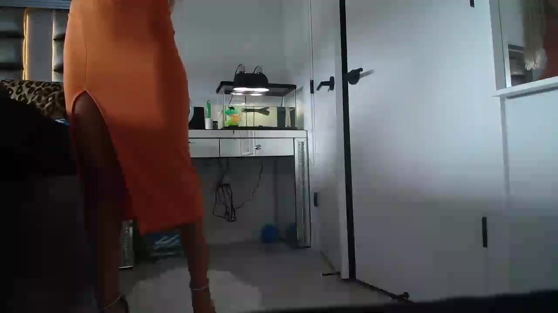 Gallery image thumbnail from Bell_kim's myfreecams stream on, 06/22/2025, 22:04 image 11 of 20