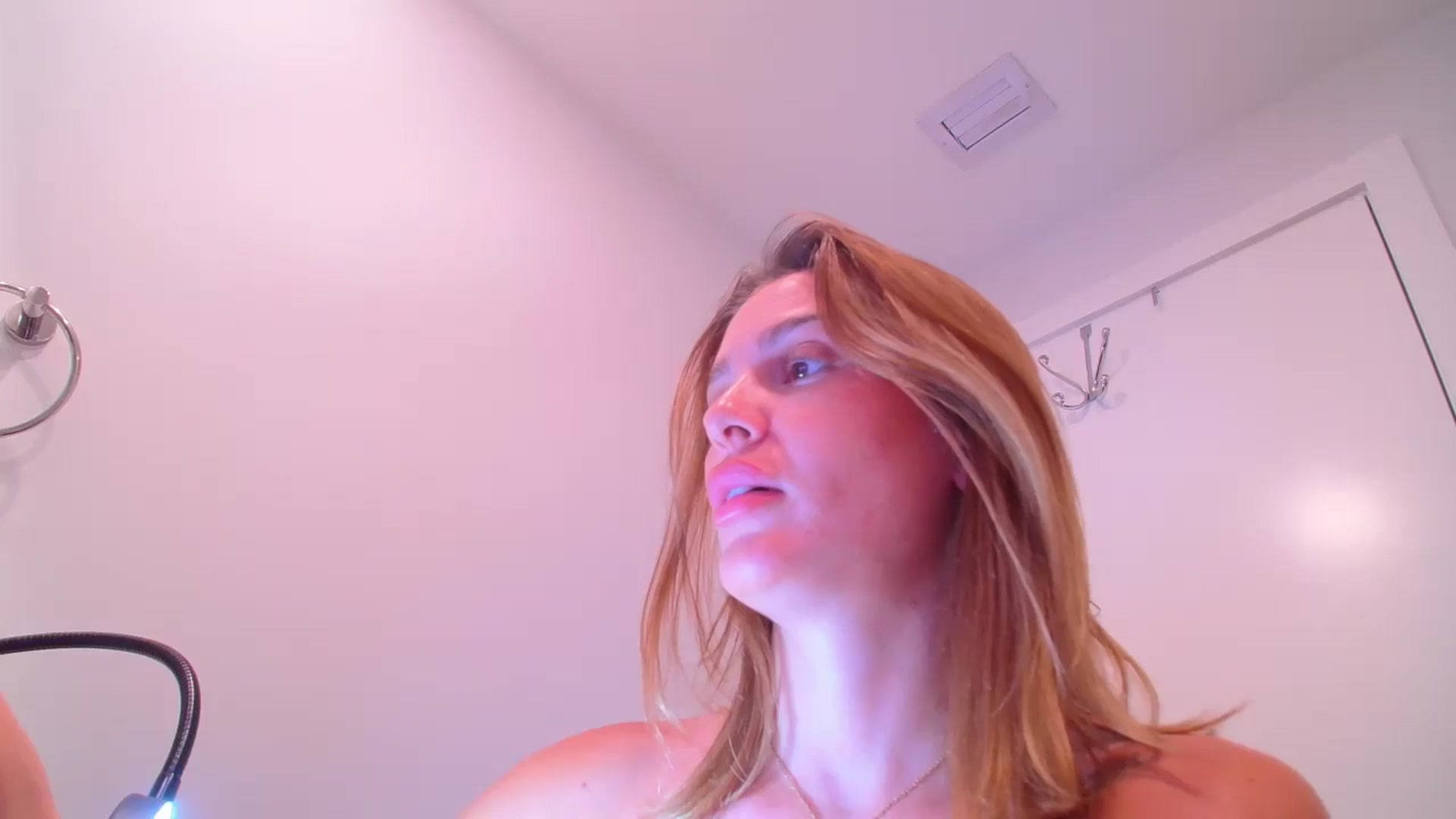 Gallery image thumbnail from Bell_kim's myfreecams stream on, 03/09/2026, 01:55 image 7 of 20