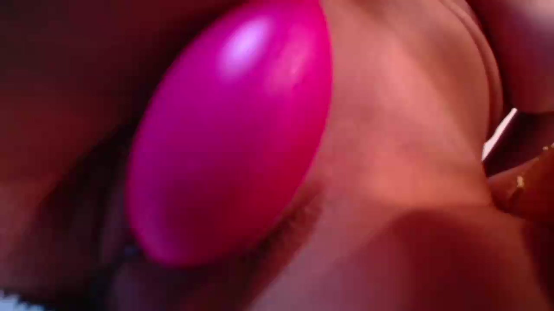 Gallery image thumbnail from Bell_kim's myfreecams stream on, 05/22/2026, 03:52 image 12 of 20