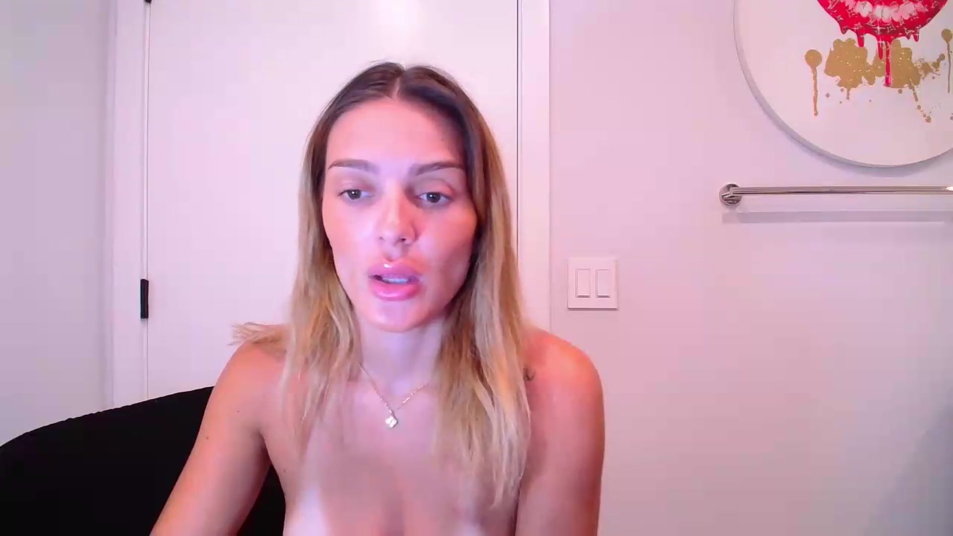 Gallery image thumbnail from Bell_kim's myfreecams stream on, 06/06/2026, 21:11 image 2 of 20