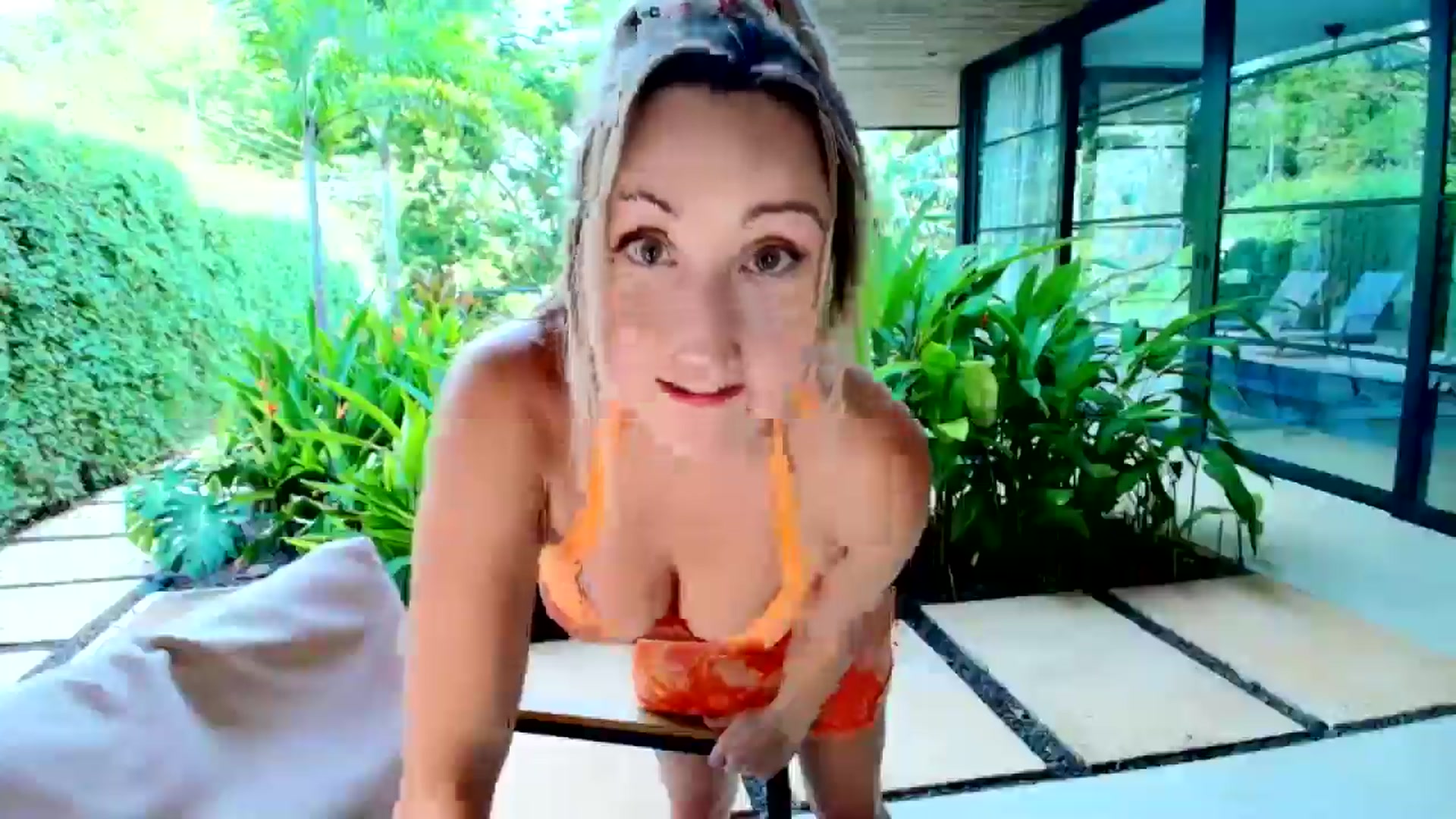 Gallery image thumbnail from BellaAndersin's myfreecams stream on, 05/13/2025, 22:46 image 11 of 20