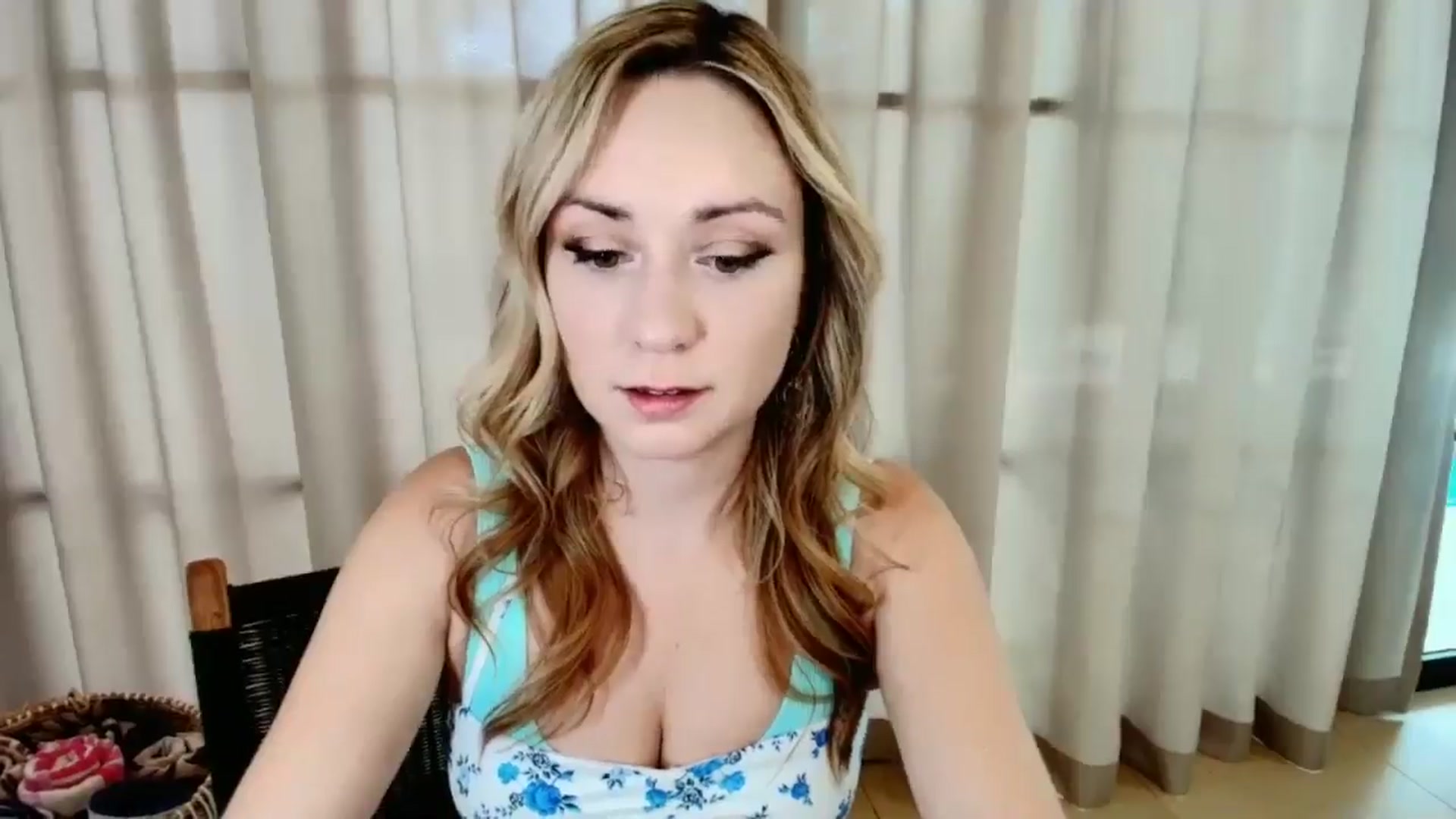 Gallery image thumbnail from BellaAndersin's myfreecams stream on, 05/15/2025, 18:04 image 11 of 20