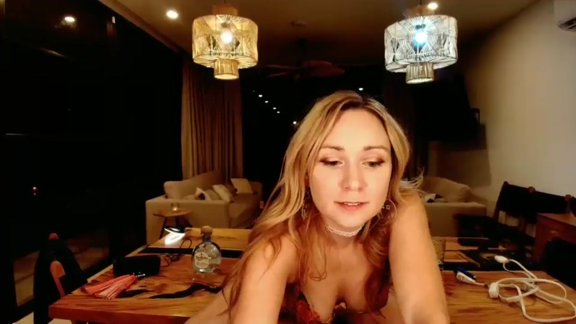 Gallery image thumbnail from BellaAndersin's myfreecams stream on, 05/16/2025, 01:40 image 6 of 20