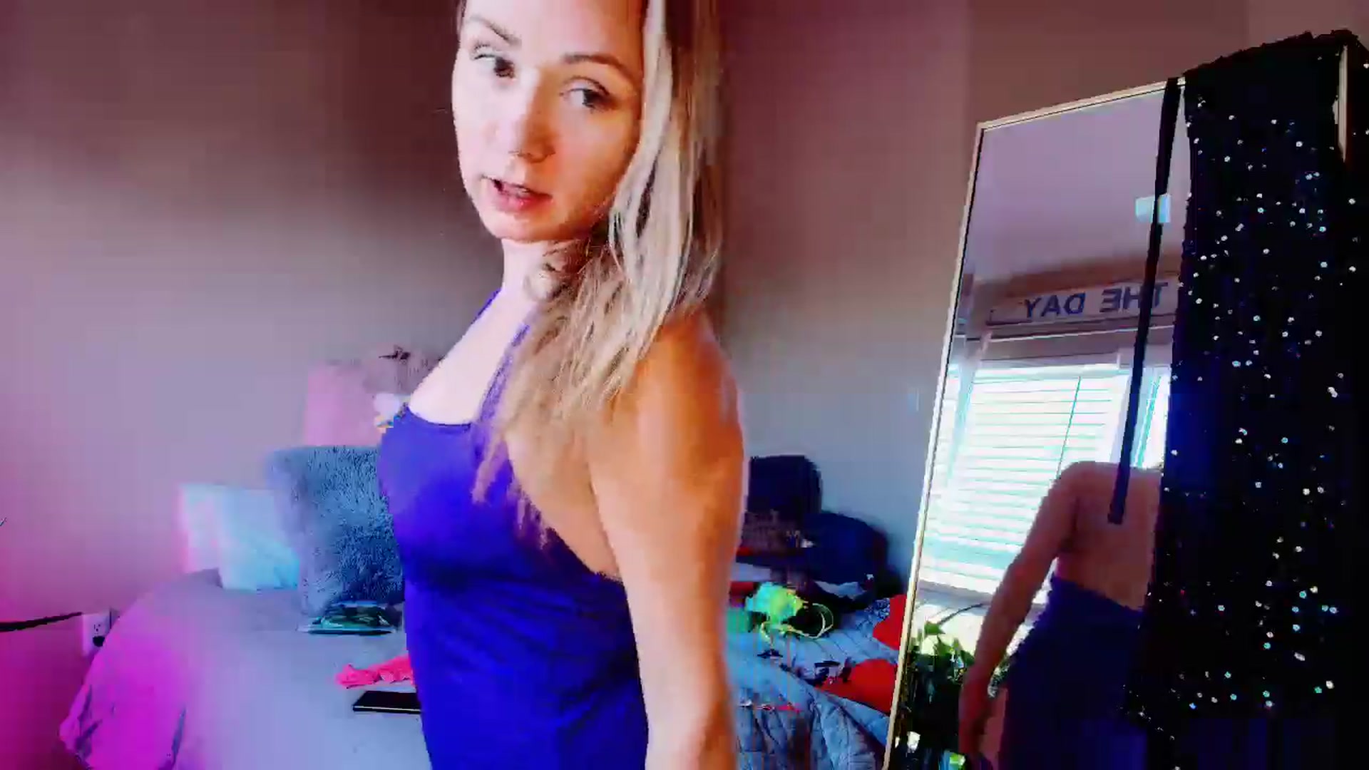 Gallery image thumbnail from BellaAndersin's myfreecams stream on, 05/24/2025, 22:10 image 14 of 20