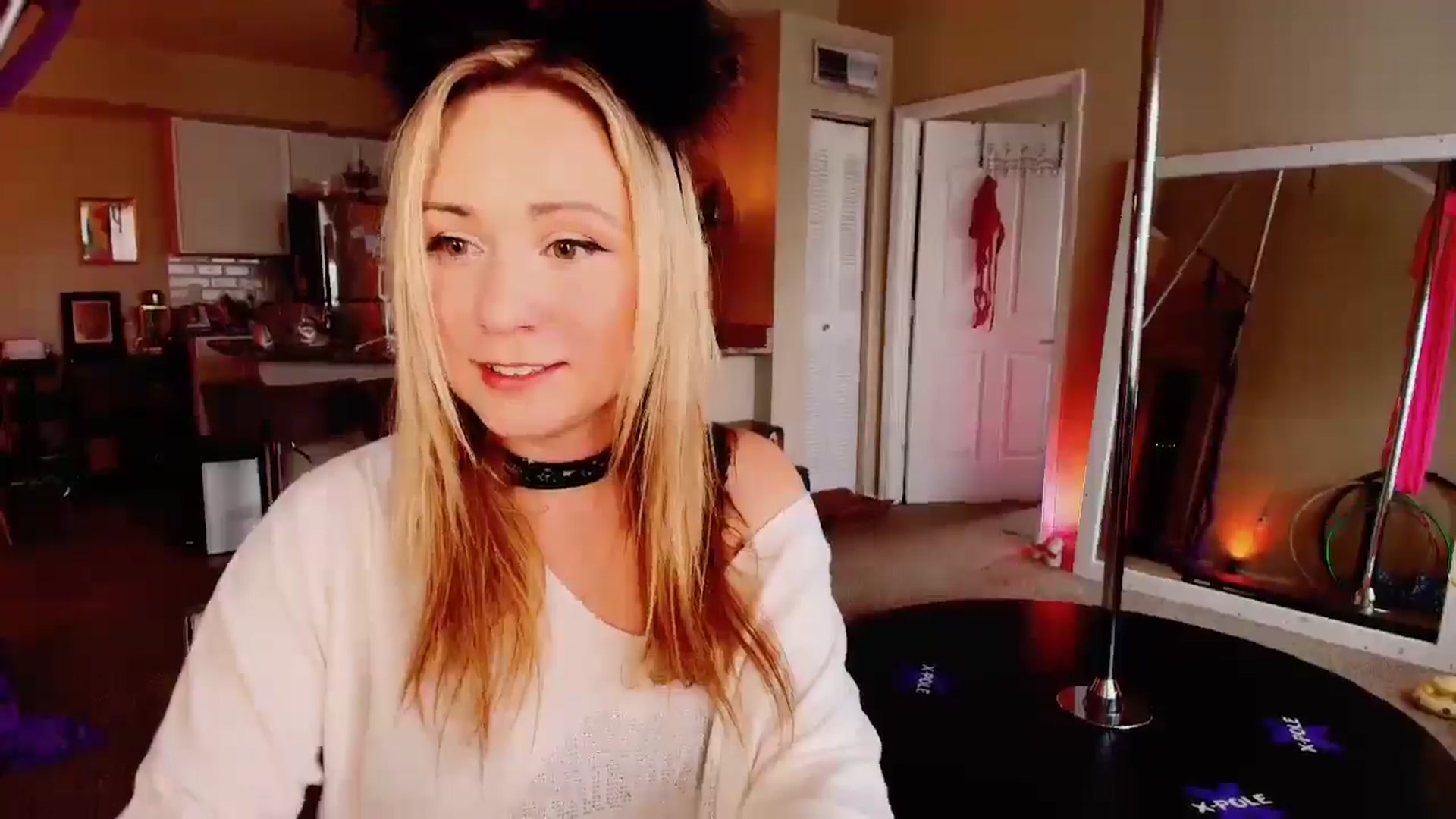 Gallery image thumbnail from BellaAndersin's myfreecams stream on, 06/02/2025, 20:23 image 12 of 20
