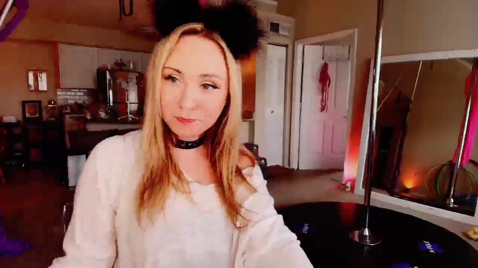 Gallery image thumbnail from BellaAndersin's myfreecams stream on, 06/02/2025, 20:23 image 7 of 20