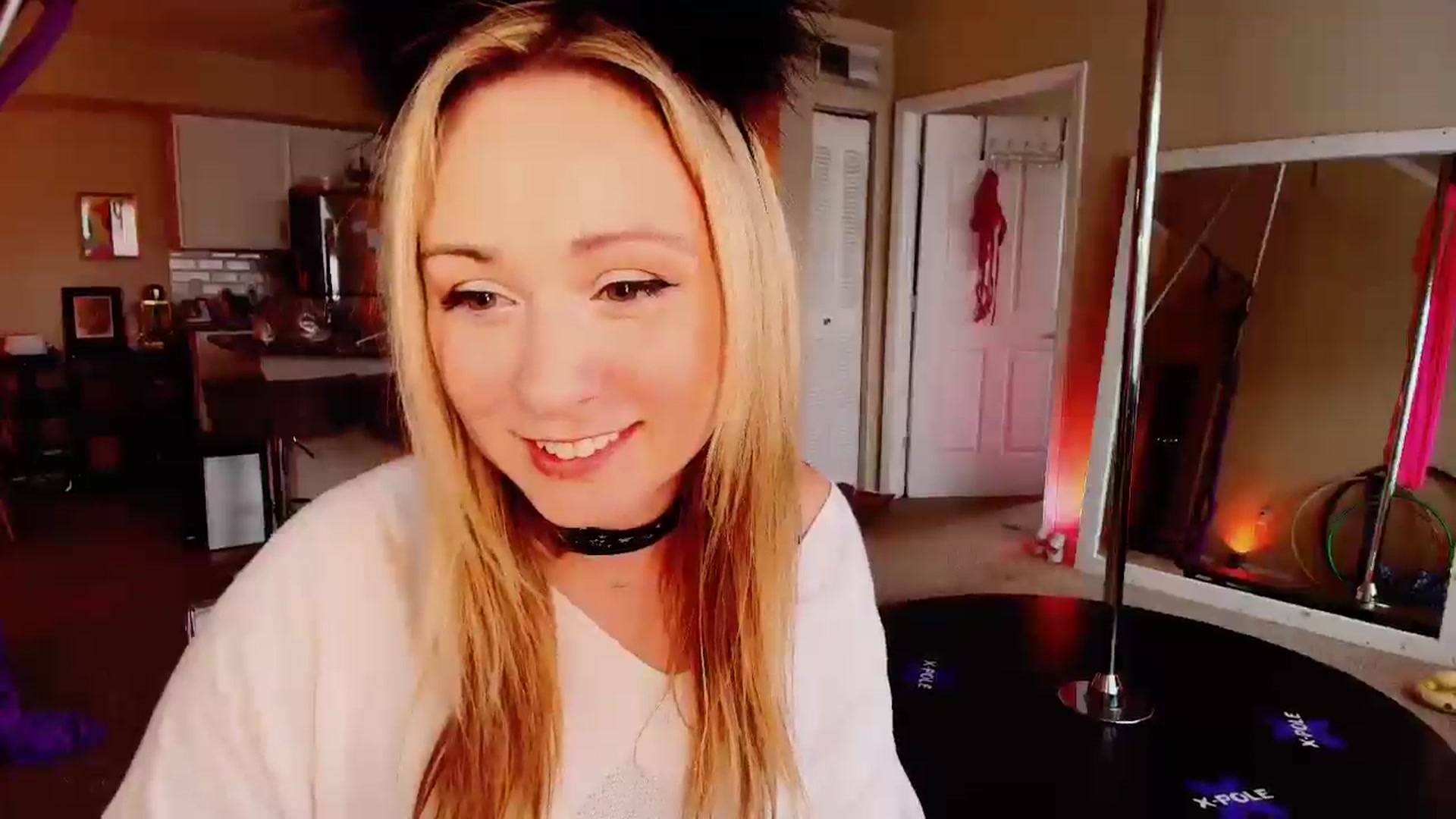 Gallery image thumbnail from BellaAndersin's myfreecams stream on, 06/02/2025, 20:23 image 10 of 20