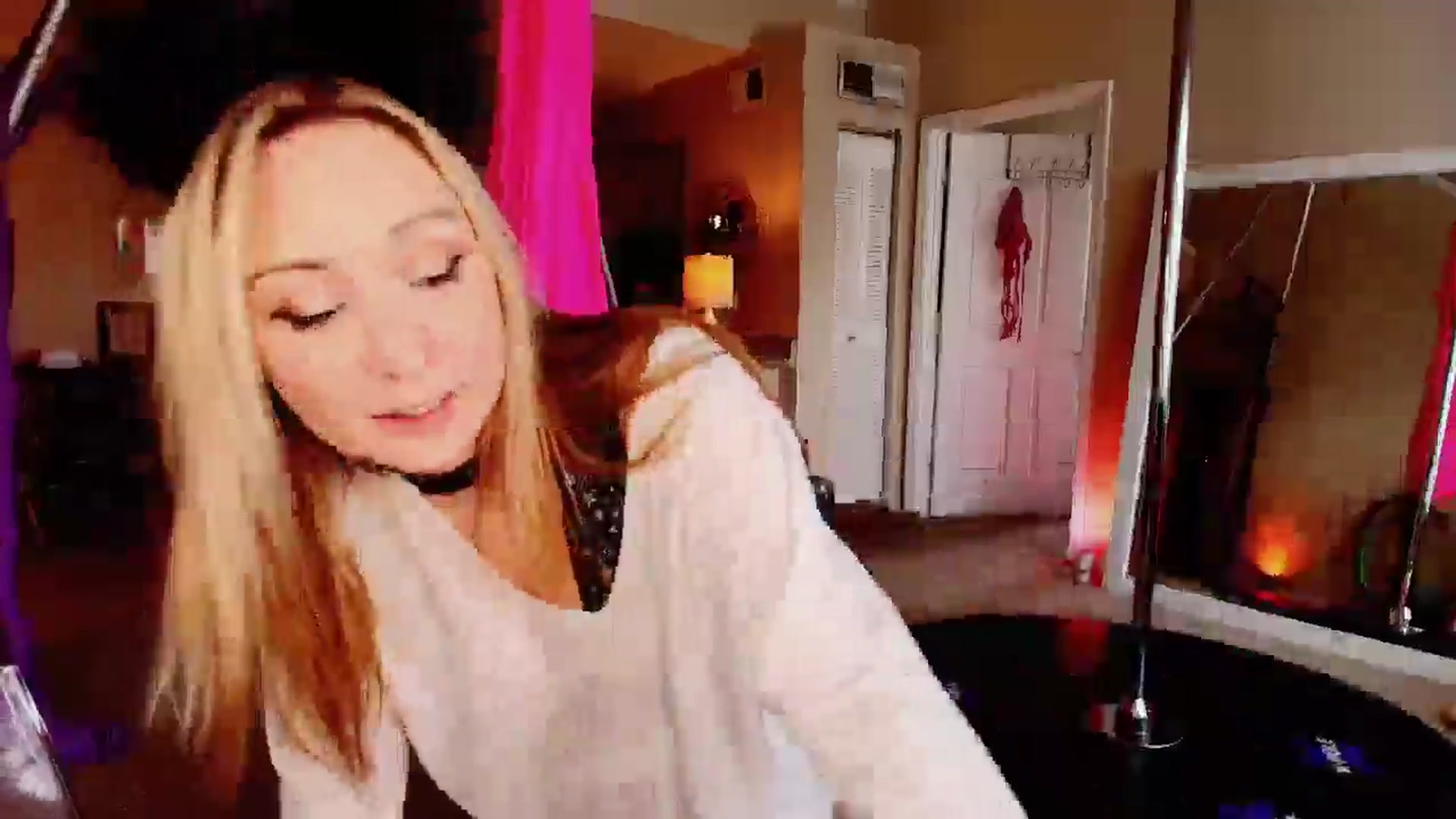 Gallery image thumbnail from BellaAndersin's myfreecams stream on, 06/02/2025, 20:23 image 15 of 20