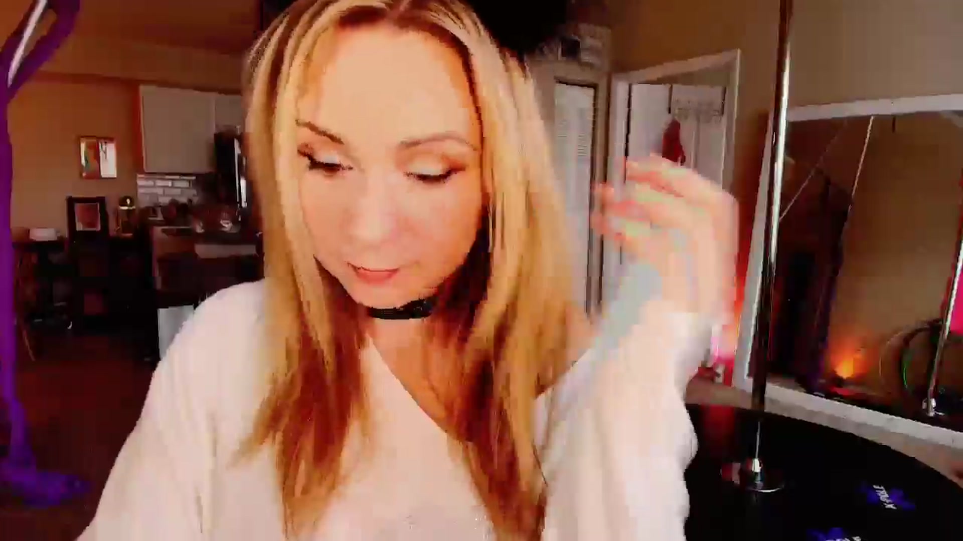 Gallery image thumbnail from BellaAndersin's myfreecams stream on, 06/02/2025, 20:23 image 14 of 20