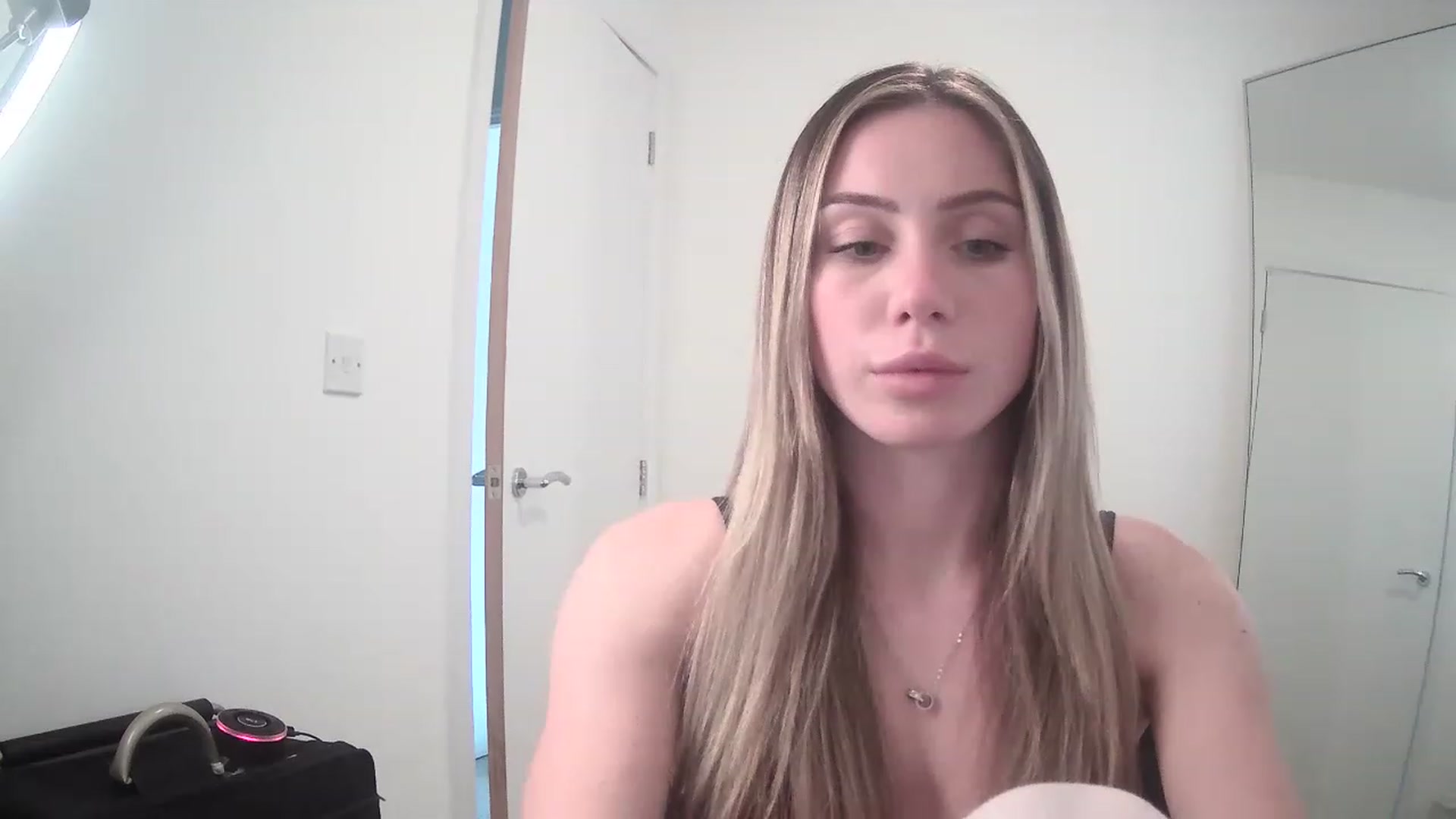 Gallery image thumbnail from BellaB_'s myfreecams stream on, 04/06/2023, 14:36 image 20 of 20