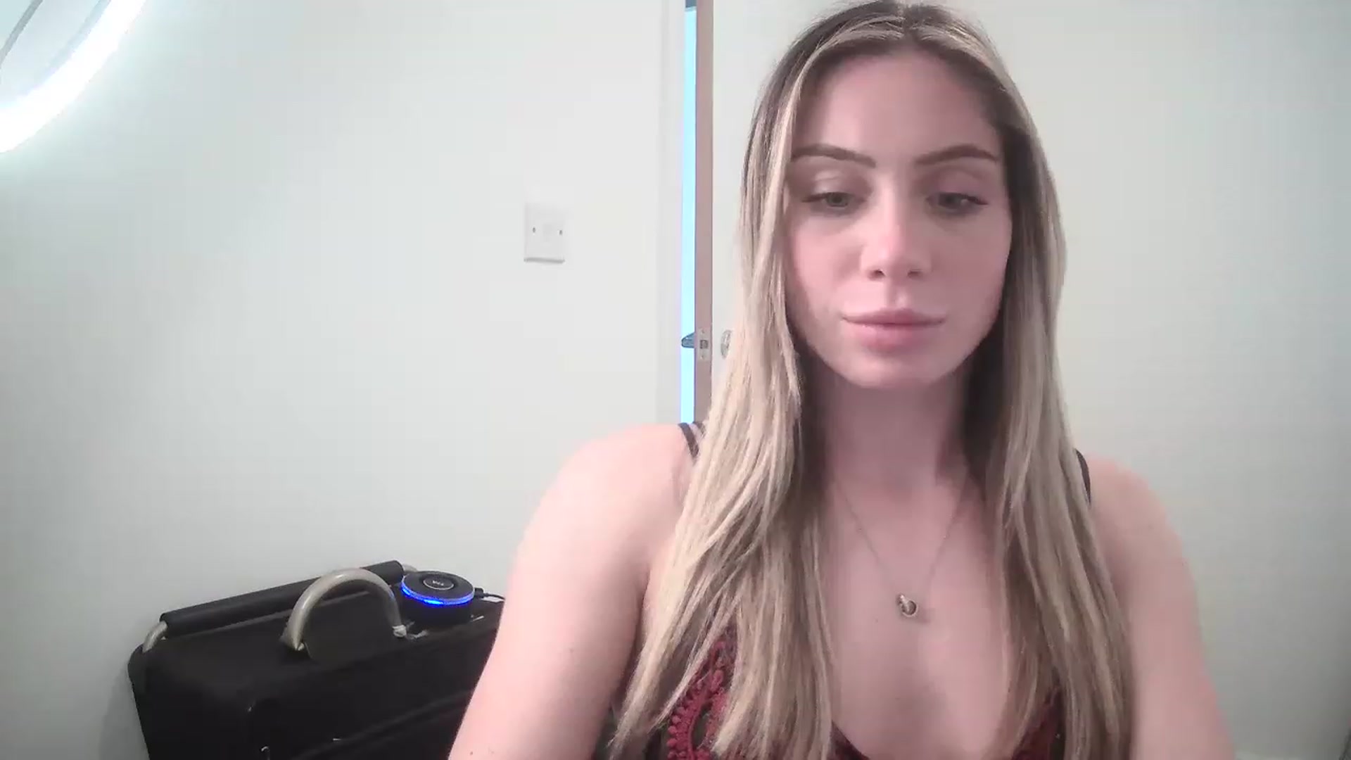 Gallery image thumbnail from BellaB_'s myfreecams stream on, 04/06/2023, 14:36 image 9 of 20
