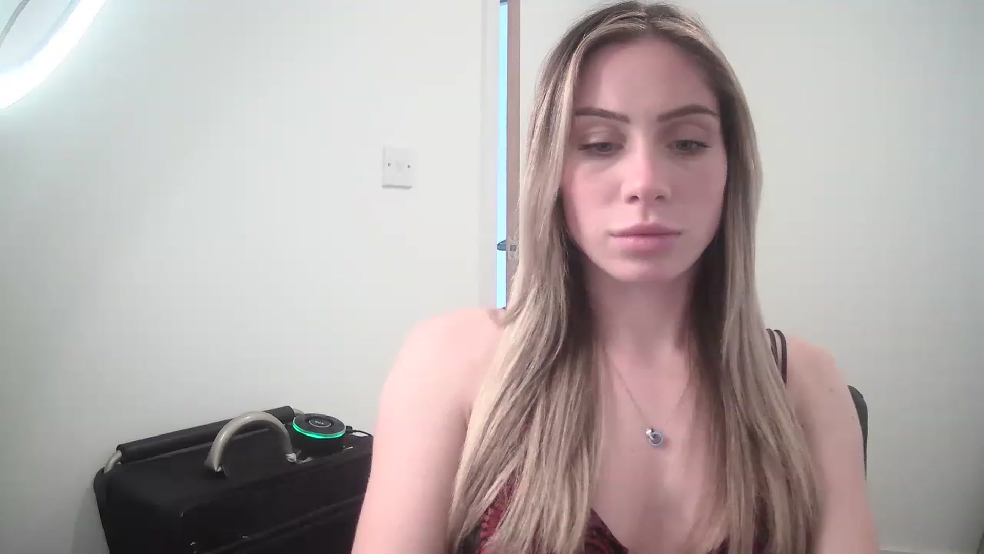 Gallery image thumbnail from BellaB_'s myfreecams stream on, 04/06/2023, 14:36 image 7 of 20