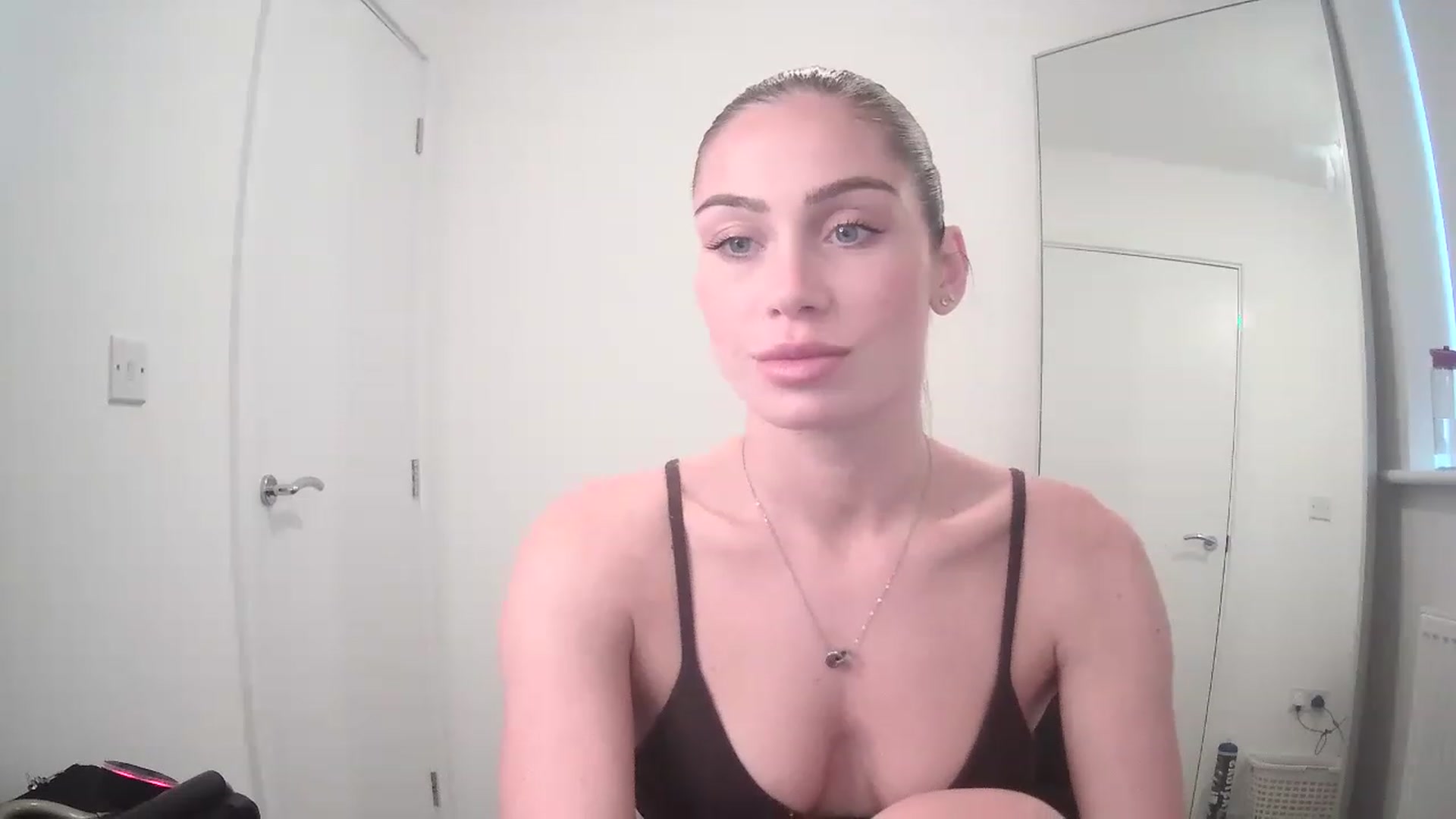 Gallery image thumbnail from BellaB_'s myfreecams stream on, 04/10/2023, 11:13 image 16 of 20