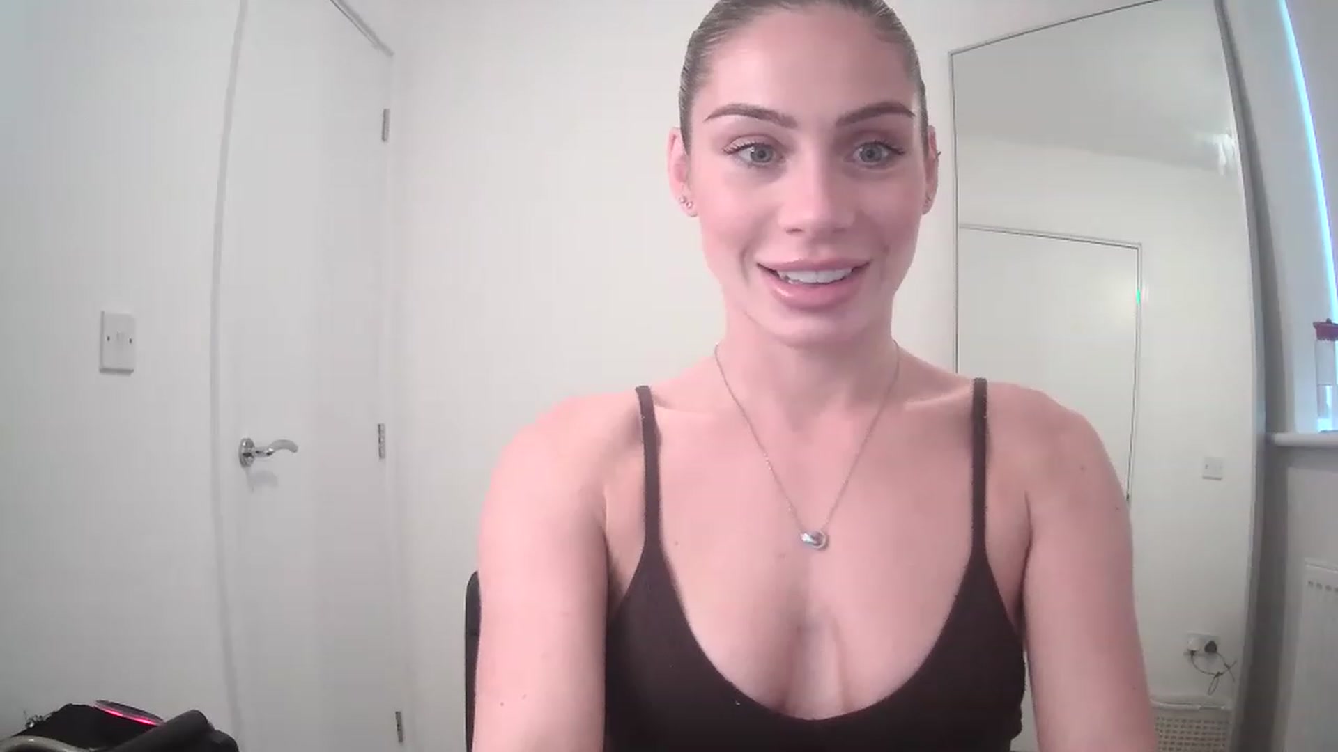 Gallery image thumbnail from BellaB_'s myfreecams stream on, 04/10/2023, 11:13 image 12 of 20