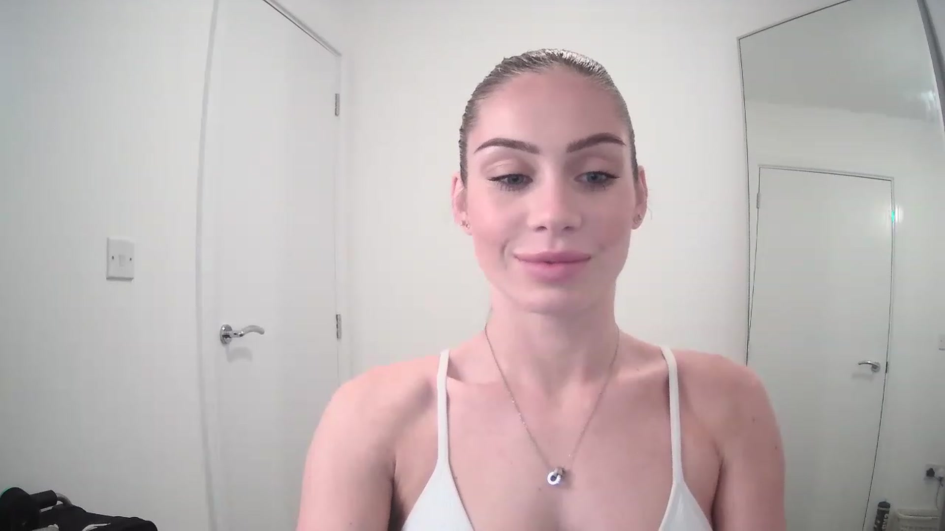 Gallery image thumbnail from BellaB_'s myfreecams stream on, 04/12/2023, 10:31 image 19 of 20
