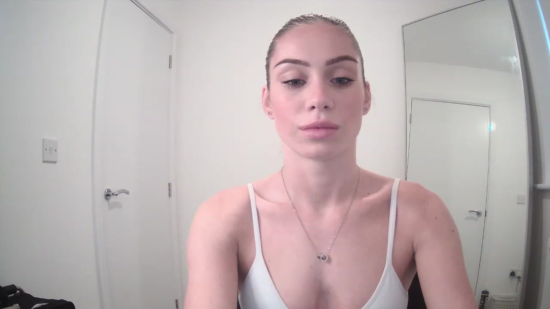 Gallery image thumbnail from BellaB_'s myfreecams stream on, 04/12/2023, 10:31 image 3 of 20