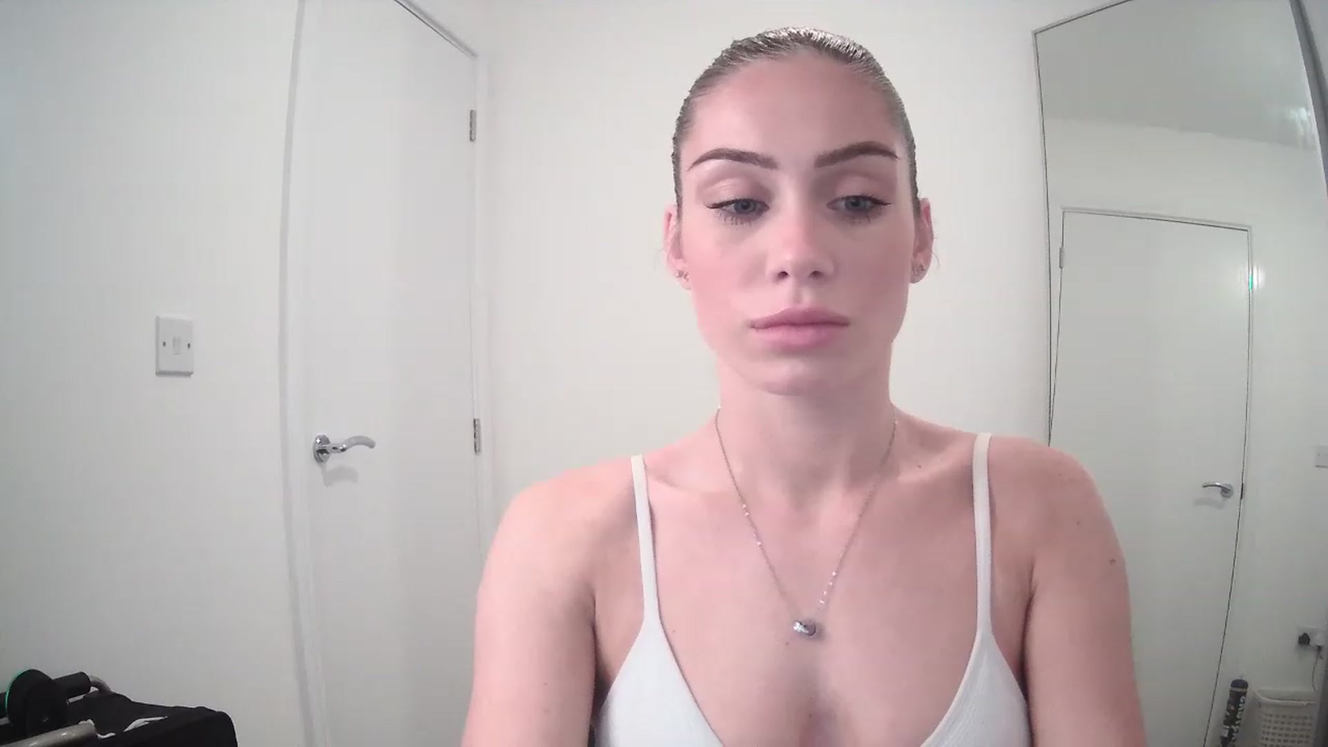Gallery image thumbnail from BellaB_'s myfreecams stream on, 04/12/2023, 10:31 image 13 of 20