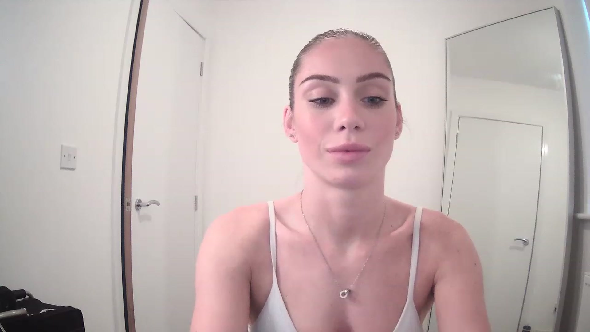 Gallery image thumbnail from BellaB_'s myfreecams stream on, 04/12/2023, 11:29 image 19 of 20