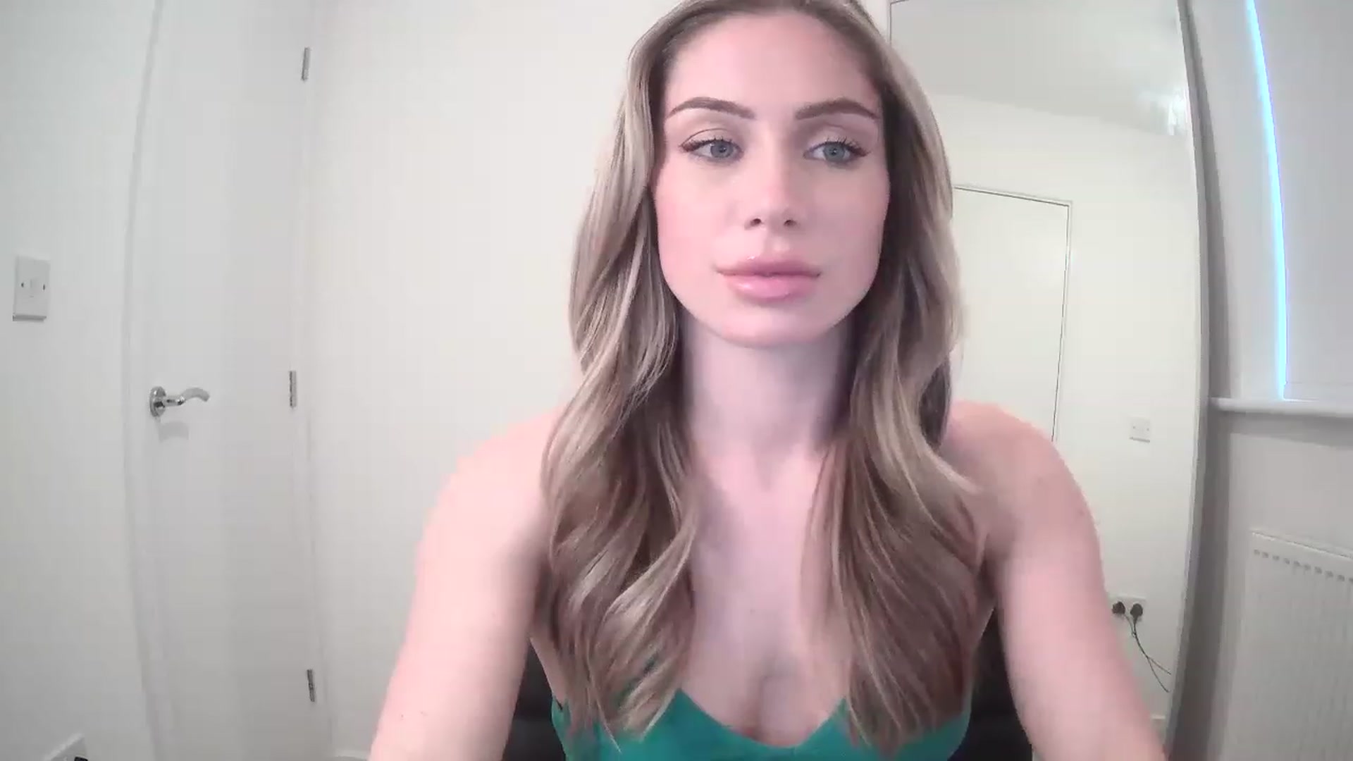 Gallery image thumbnail from BellaB_'s myfreecams stream on, 04/14/2023, 11:15 image 10 of 20