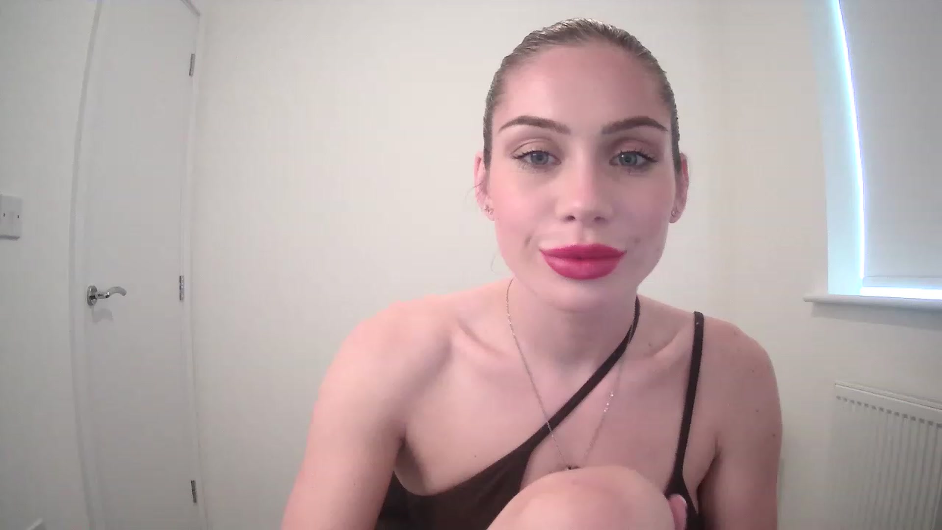 Gallery image thumbnail from BellaB_'s myfreecams stream on, 04/19/2023, 09:52 image 14 of 20