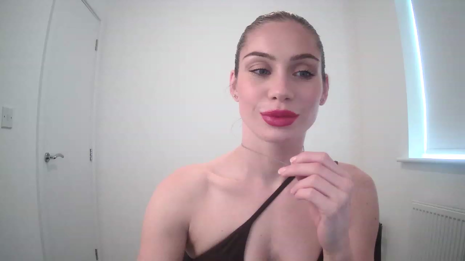 Gallery image thumbnail from BellaB_'s myfreecams stream on, 04/19/2023, 09:52 image 3 of 20