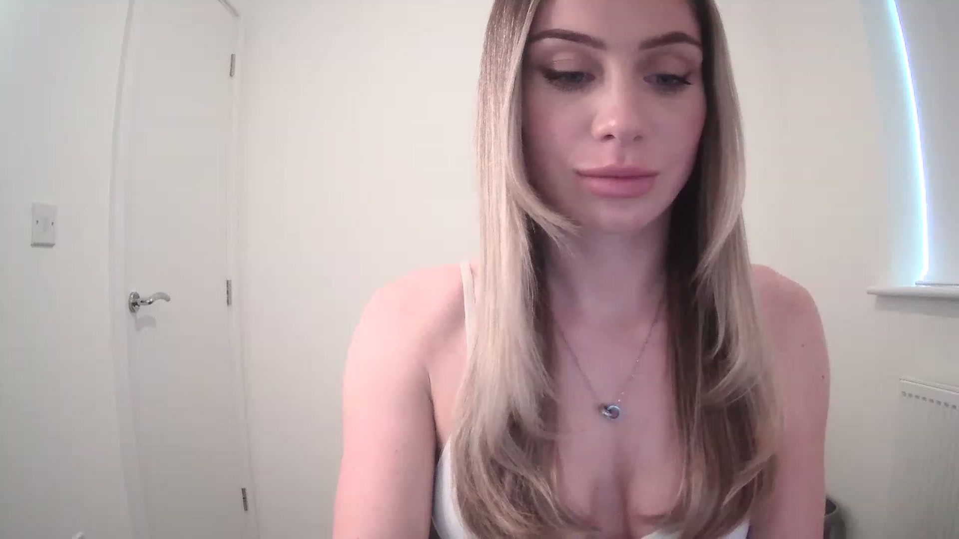 Gallery image thumbnail from BellaB_'s myfreecams stream on, 04/24/2023, 12:37 image 18 of 20