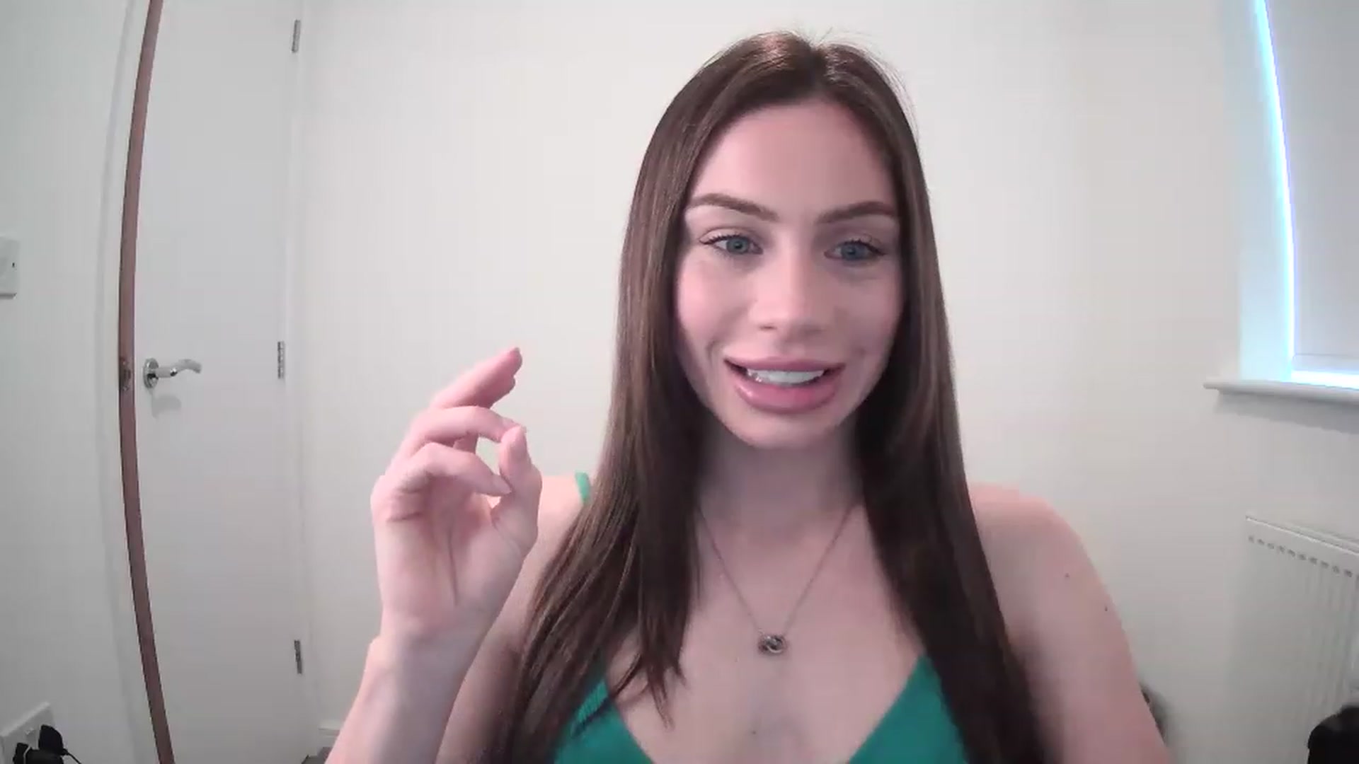Gallery image thumbnail from BellaB_'s myfreecams stream on, 04/30/2023, 10:23 image 6 of 20