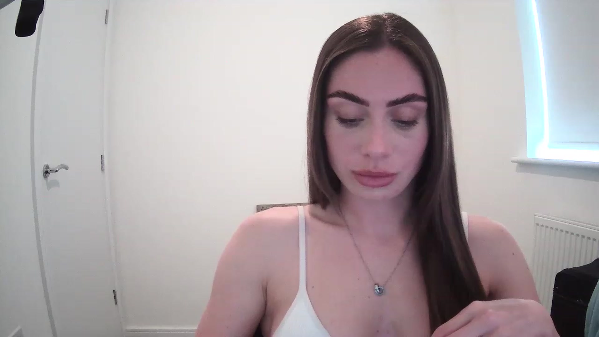 Gallery image thumbnail from BellaB_'s myfreecams stream on, 05/04/2023, 14:13 image 8 of 20
