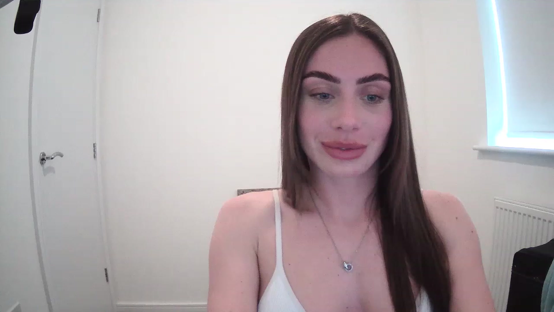 Gallery image thumbnail from BellaB_'s myfreecams stream on, 05/04/2023, 14:13 image 10 of 20