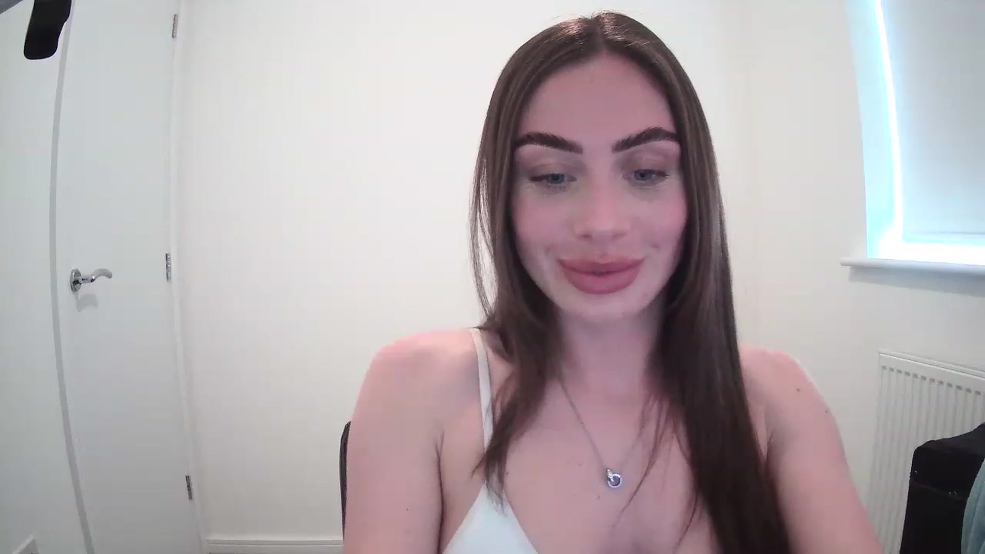 Gallery image thumbnail from BellaB_'s myfreecams stream on, 05/04/2023, 14:13 image 15 of 20