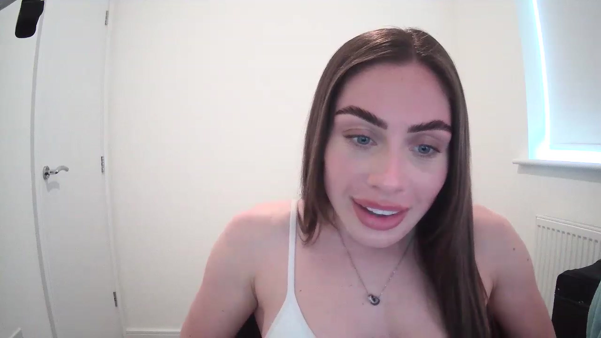 Gallery image thumbnail from BellaB_'s myfreecams stream on, 05/04/2023, 14:13 image 6 of 20