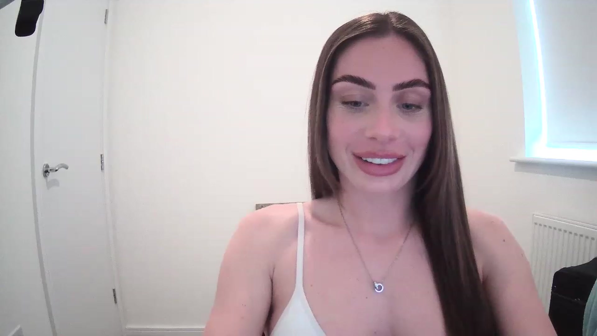 Gallery image thumbnail from BellaB_'s myfreecams stream on, 05/04/2023, 14:13 image 7 of 20