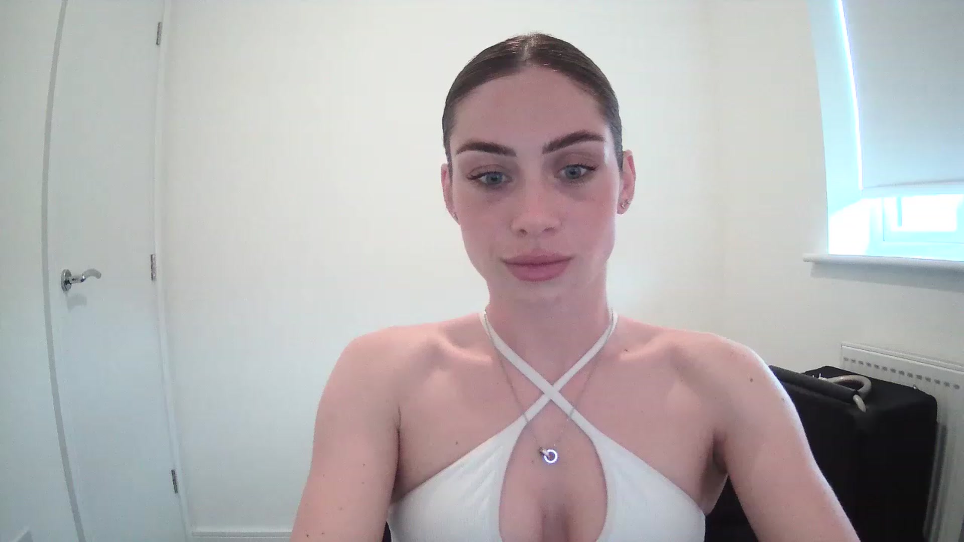 Gallery image thumbnail from BellaB_'s myfreecams stream on, 05/05/2023, 14:49 image 4 of 20