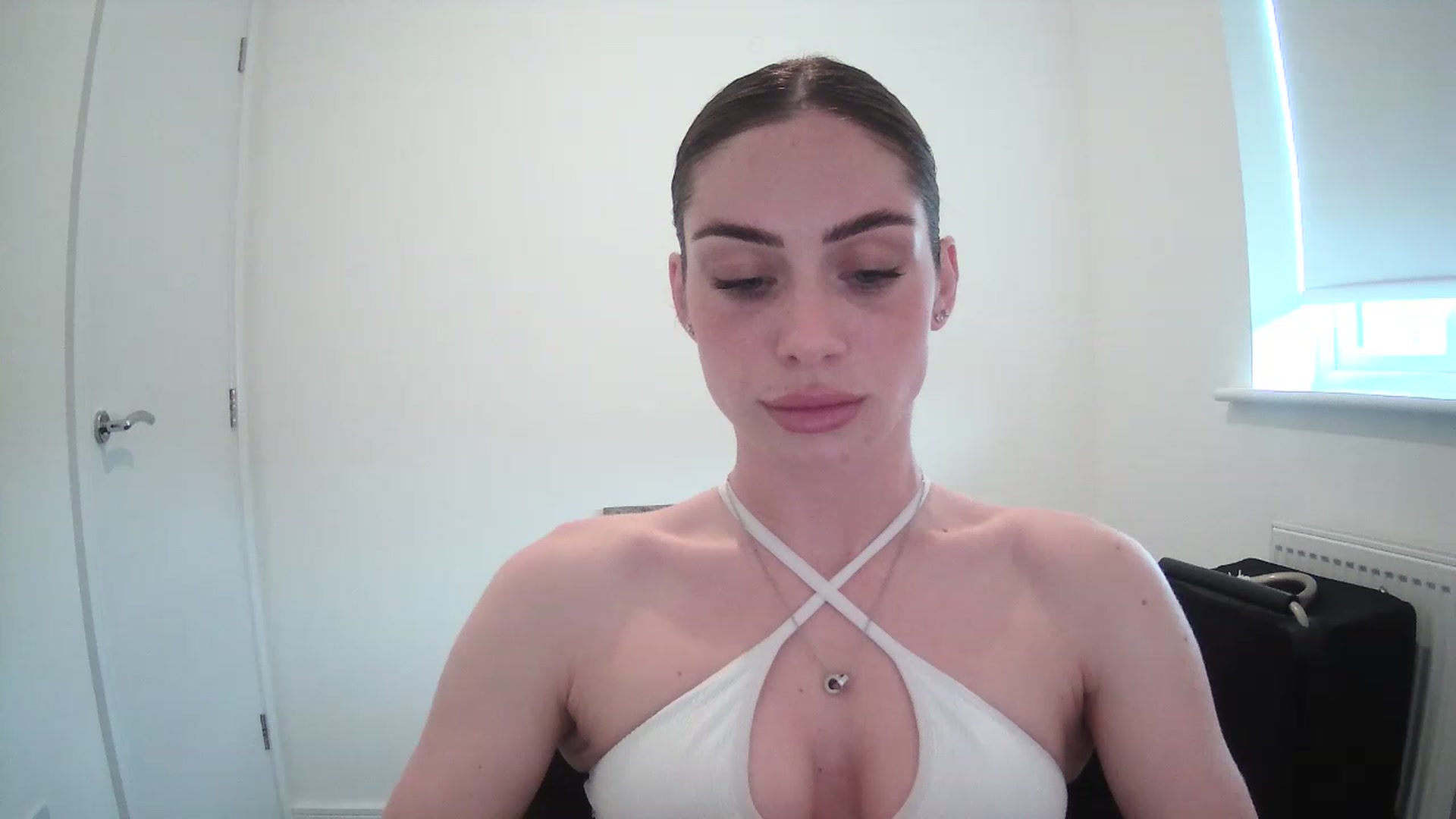 Gallery image thumbnail from BellaB_'s myfreecams stream on, 05/05/2023, 14:49 image 14 of 20