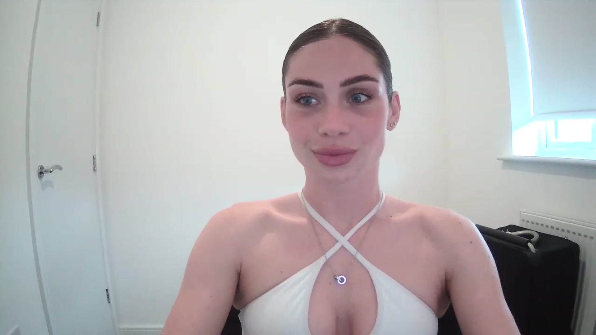 Gallery image thumbnail from BellaB_'s myfreecams stream on, 05/05/2023, 14:49 image 5 of 20